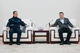 中海油天津分公司刘小刚会见北海分局副局长朱玉明图片