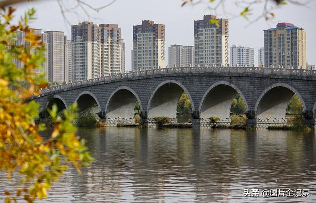 山西临汾：七孔石桥 冬景迷人