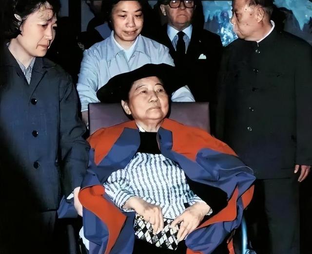 孙中山和宋庆龄的一张真实合影！真是太美了，颜值碾压影视演员！
