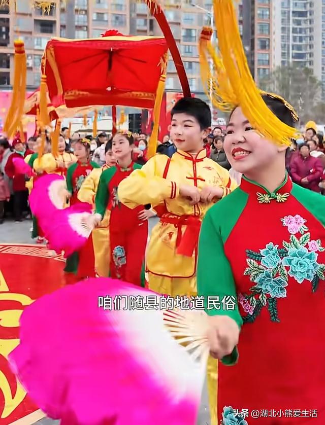 随县炎帝文化庙会在厉山隆重举行，场面燃爆啦！年味十足