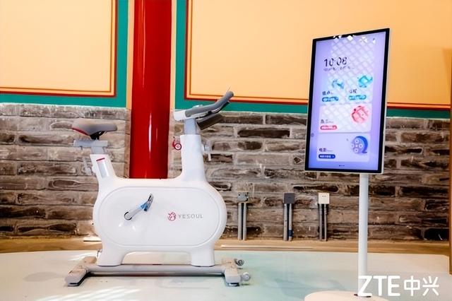 中兴让AI服务生活，随身WiFi比鸡蛋轻，摄像头能“隐身”