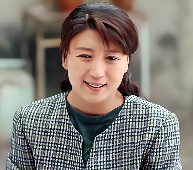 53岁晚节不保？踩着赵本山上位的闫学晶，终是为荒唐行径买了单