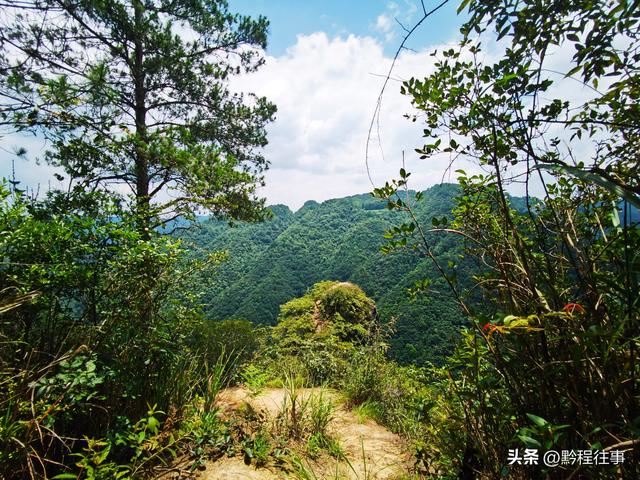 老人岩与磨刀岩：走过万仞崖壁之间不足一尺宽的险峻小道