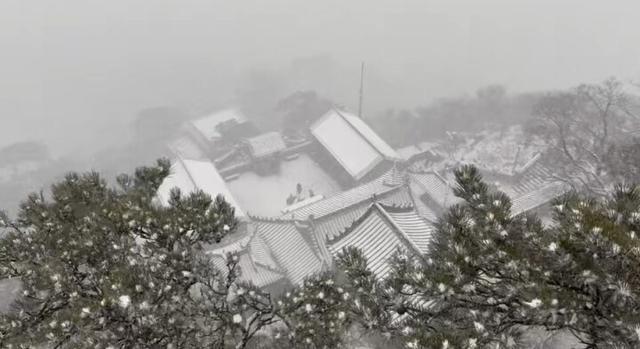 千山披银装 氛围感拉满