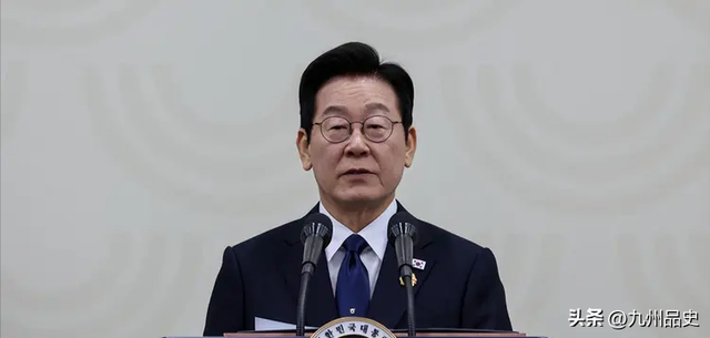 和高市打完鼓转身就变脸，李在明回国第一事：点名中国要尽快谈判