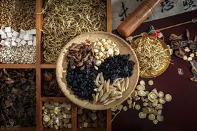 阴虚火旺，三伏天最难熬！3味药煮水，补津液，灭虚火图片