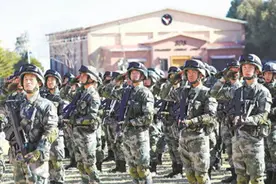 解放军入巴，为一事而来，巴铁总理下令，出兵清剿俾路支恐怖组织图片