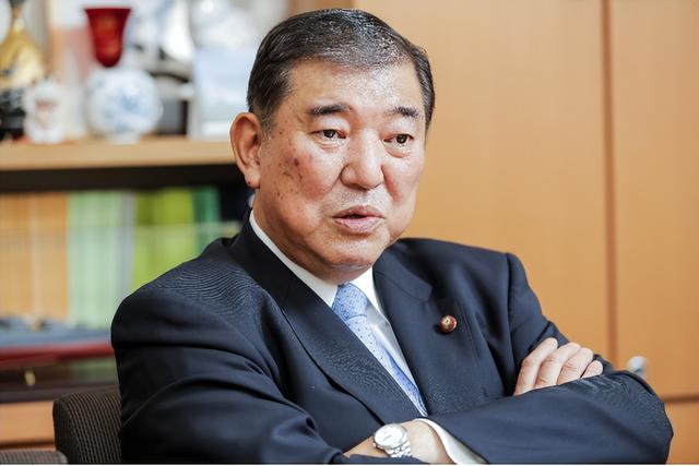 特朗普杀招立竿见影？李在明掏不出4000亿美元，立马反转对华态度
