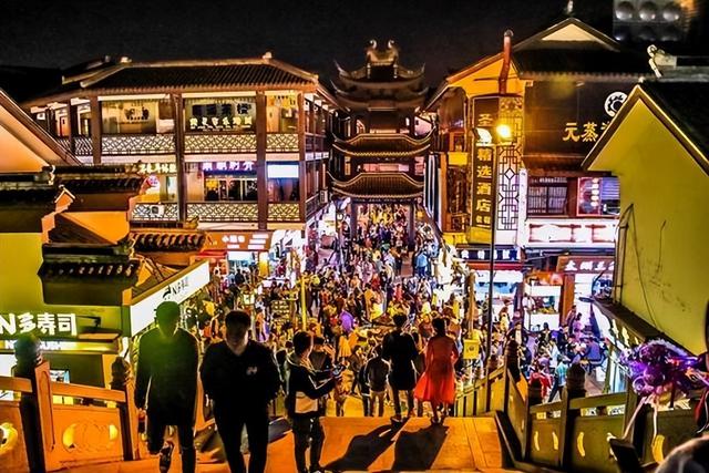 不去西湖去县城,“反向旅游”火爆国庆，小城更有性价比!