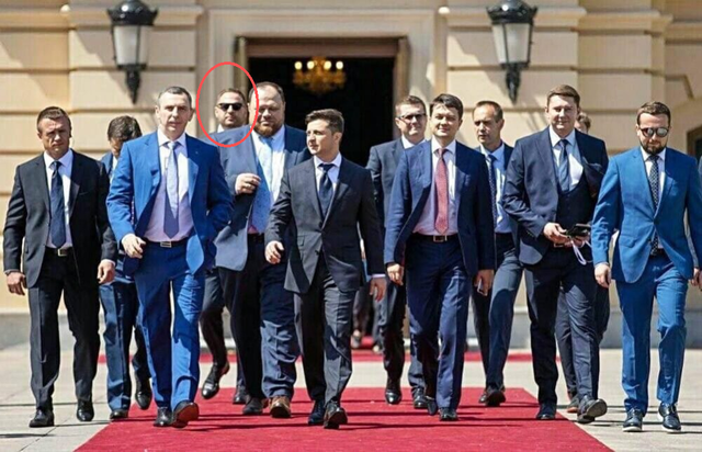 破口大骂泽连斯基半小时！叶尔马克最后才知道，自己才是背锅侠