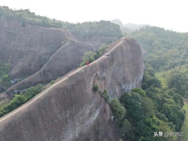 郴州的“坦”，丹霞洞穴中的独特景观，刷新你的认知！