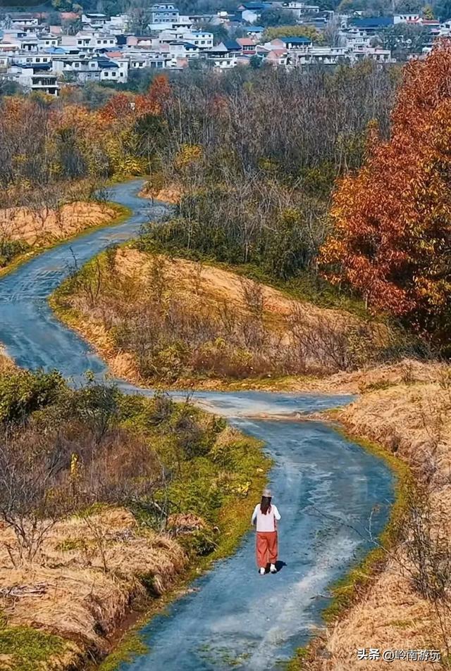 蓝田东曹村有条油画路，会将你带进七八十年代，适合秋冬拍照打卡