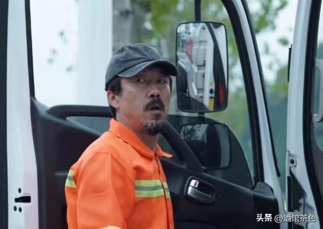 终于熬出头！出道19年没火，如今演《老舅》红了，儿子也为他争光