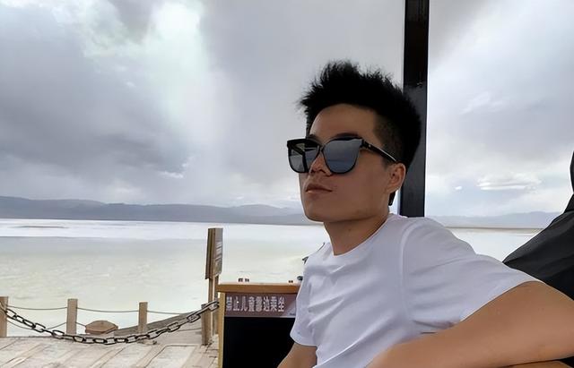 获得央视奖项仅5个月，董宇辉再亮新身份，原来他还有一张好牌