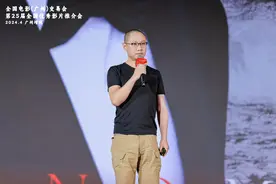 《沙海之门》邓超荣梓杉互飙演技，邓超杀回古装，参加综艺上热搜图片
