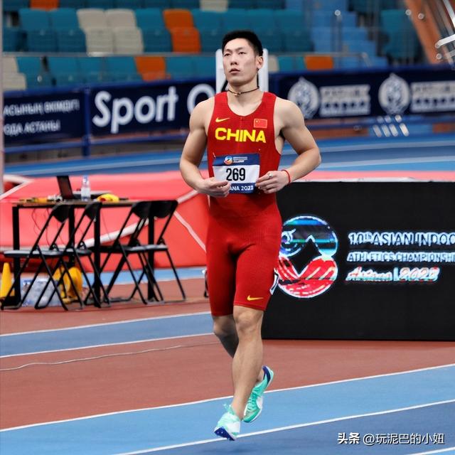时隔10年！田径世锦赛喜讯：中国队第4枚奖牌来了 逆转：身披国旗