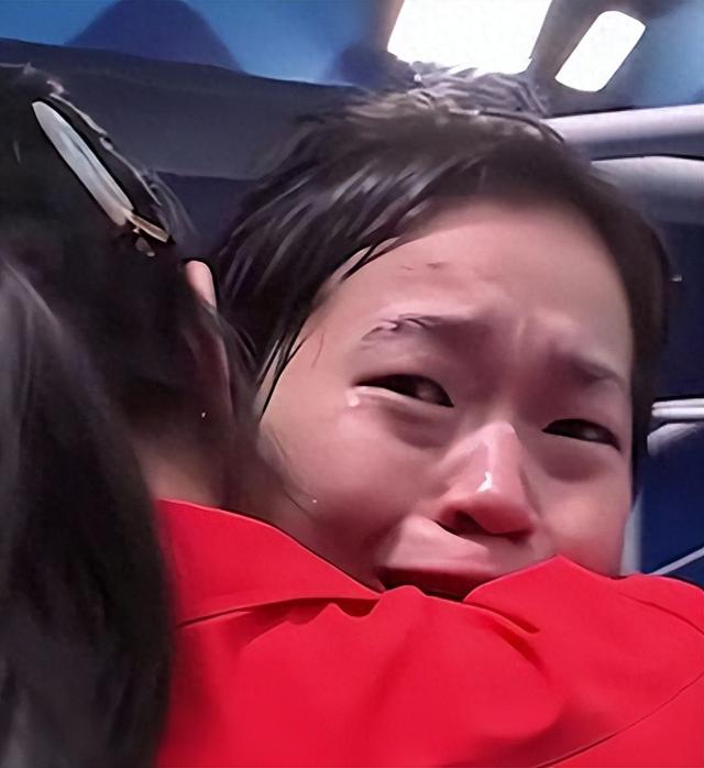 豪宅风波后，全红婵带伤新疆滑雪	，令人担心的事发生 樊振东说对了