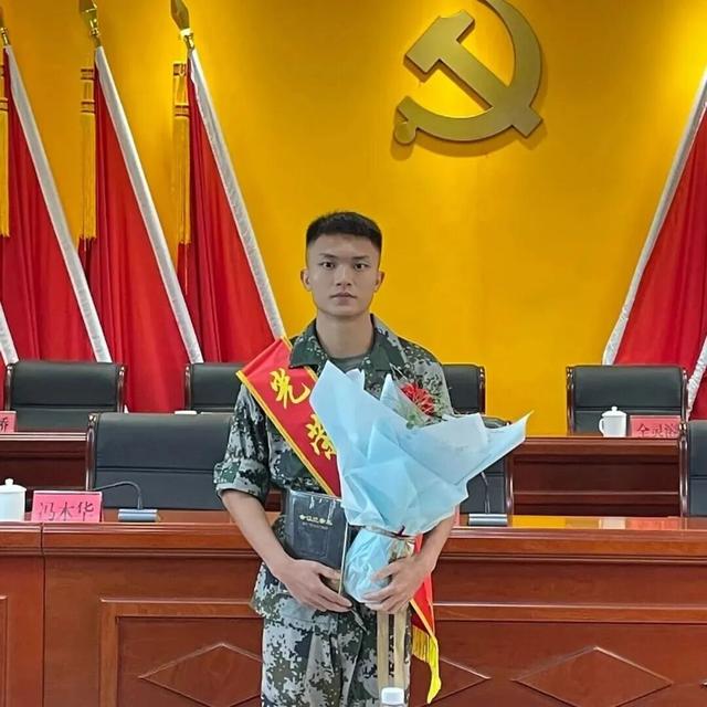 牛！退役半个月，他第三次入伍
