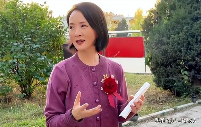 吃里扒外！13年前定居美国，回国捞金遭“驱逐”的她，52岁成笑话