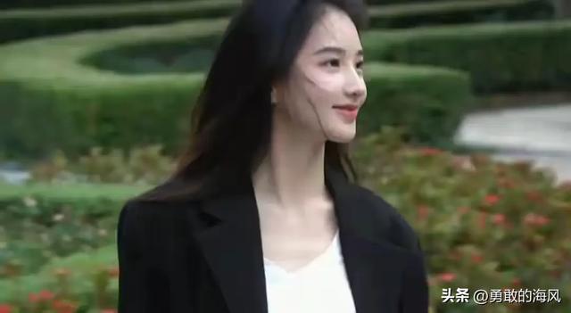 兰州交大校花仙姿玉貌，网友惊叹：沉鱼落雁，此女只应天上有