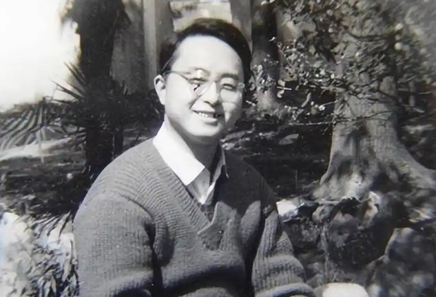 82 岁京剧叛徒归国遭痛骂：吃里扒外，37 年里是叛国还是逐梦？