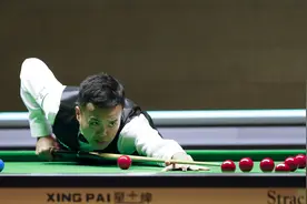 六连鞭！斯诺克世锦赛战报：傅家俊爆冷世界冠军，范争一8:7江俊图片