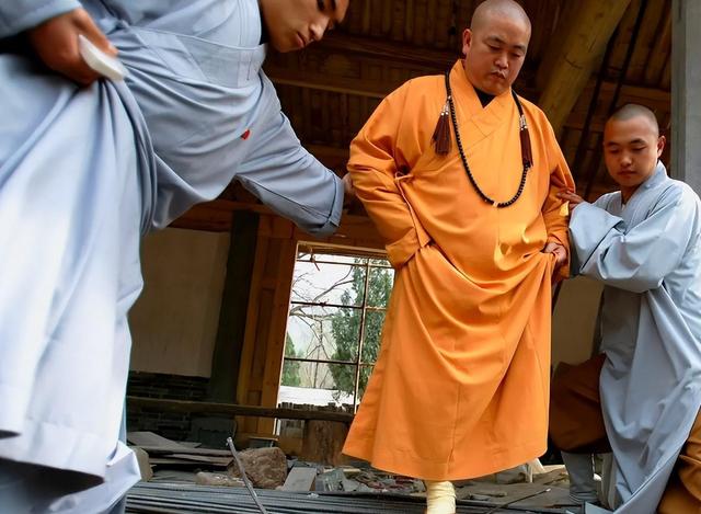 不查不知道一查吓一跳，掌控少林寺38年的释永信，私下到底有多壕