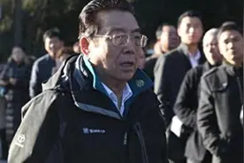 揭秘李双江：儿子欧洲生子，与梦鸽决裂，他的不归路走到哪了？图片