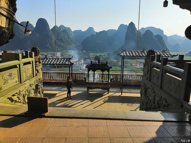一半岩洞一半屋，广西灵阳寺