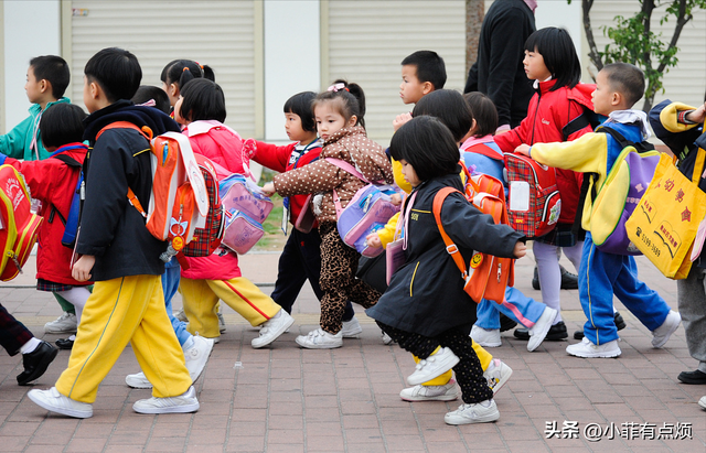 中国三年内男性数量对比，22年减少105万，23年少174万，24年呢？