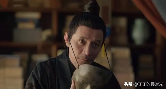 看到赵秉文房顶接见藏海，差点给导演跪了，这剧真没一个镜头多余