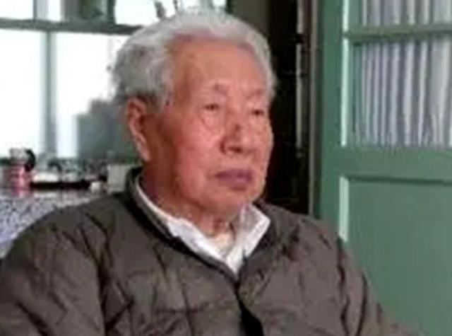他曾担任中组部部长，迫害过很多干部，晚年每月发放150元生活费