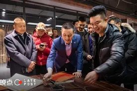 蔚来丢掉幻想：裁员收缩、火线卖车图片