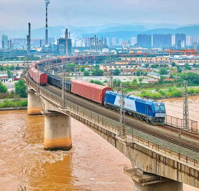 兰州开往银川的列车