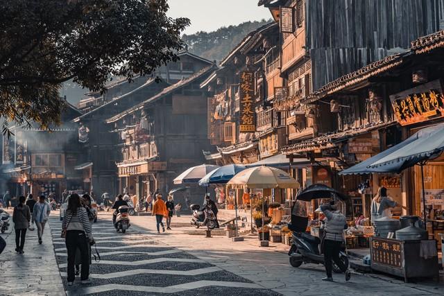 在古城老街寻根脉悟情怀