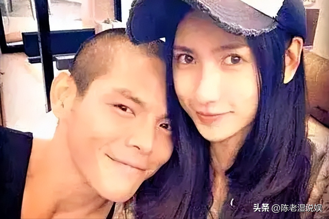 里子面子全丢了！被爆出轨闷不吭声的向佐	，没给郭碧婷留一丝体面