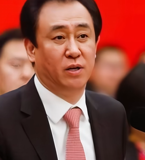 开始清算？逃到英国两年	，许家印前妻再迎2大噩耗，儿子也遭牵连