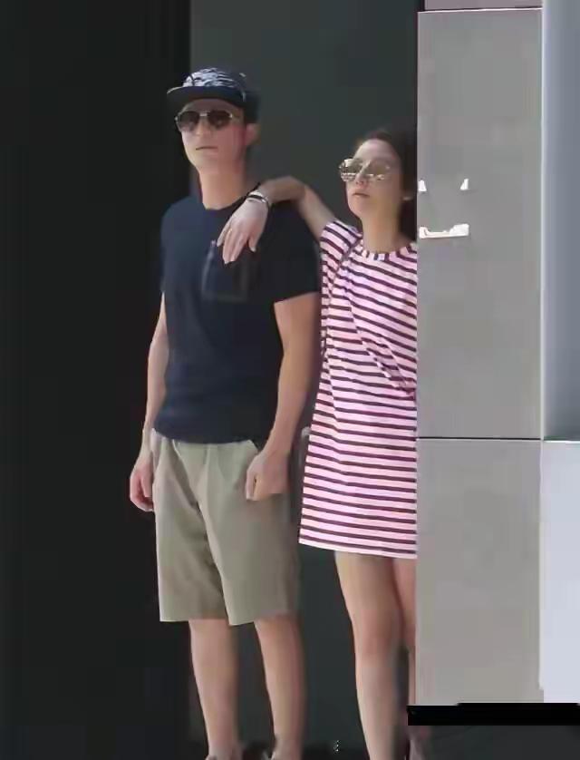 如果有一天他们两个离婚了，我就再也不相信爱情了