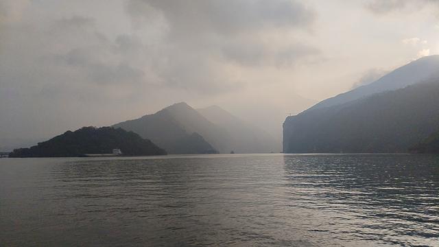鄂渝行第三天：小红船.瞿塘峡.巫山.神女天路