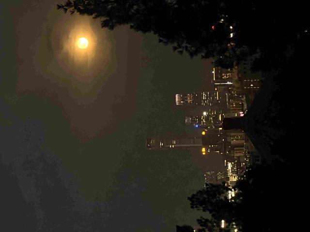 北京夜空现血色圆月，专家称三年才等一次，民间却传“灾祸将至”