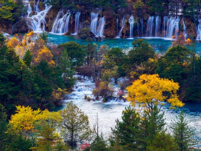 “天下一水”九寨沟