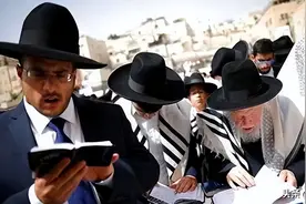 美国犹太参加反以抗议，总统候选人被抓，美国游行场面越来越大图片