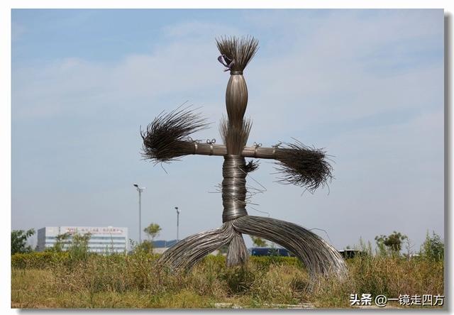 在大连陵水湾打造出的“海纳百川”国际雕塑景观带