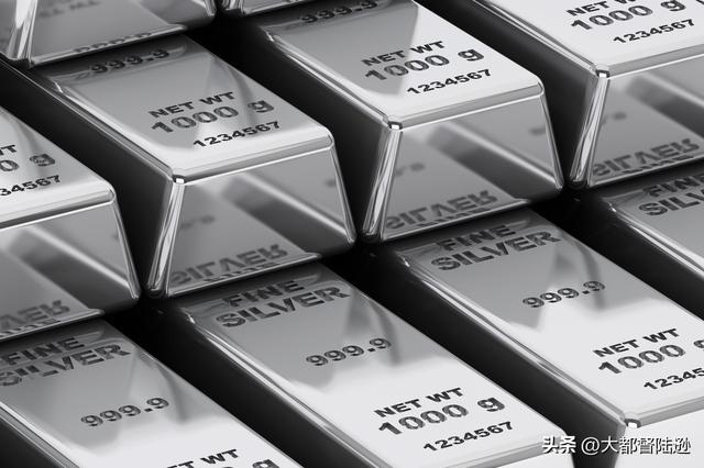 比黄金还疯狂！白银为什么能一路飙升？可我劝你先别冲动进场
