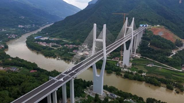 湖南炉慈高速公路进入通车倒计时，张家界将再添旅游新动脉