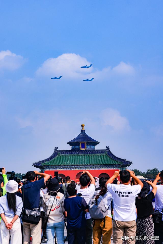 摄影师小星星：我的九三阅兵照片登上《北京晚报》与央广军事