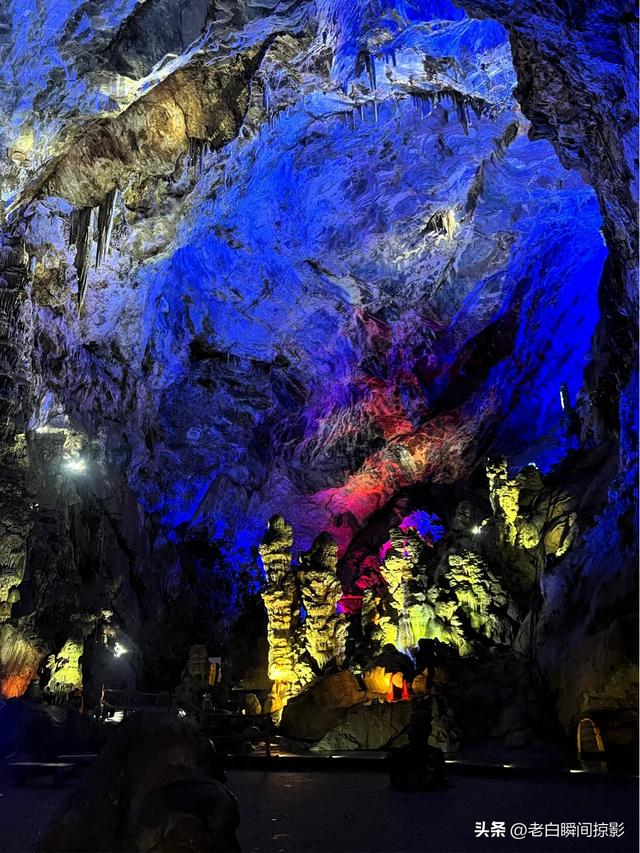 万象洞：藏在半山腰的地下仙宫，距城区12公里，却静候了亿万年