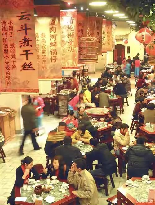 苏超一夜刷屏!江苏13城发疯:地铁免票、景区白送、酒店骨折?