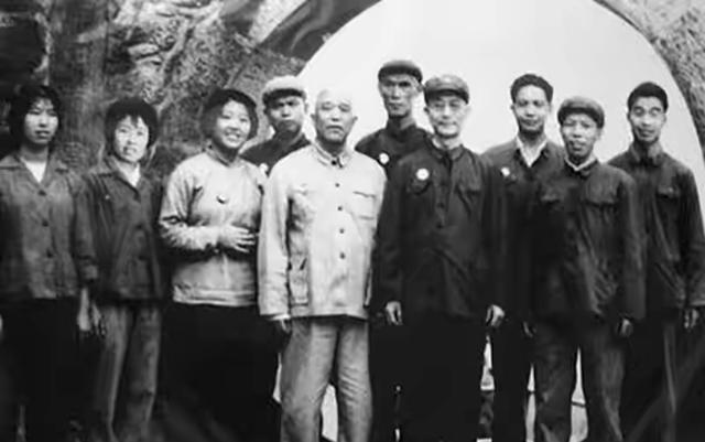 刘子厚，河北任县人，曾任湖北省长	、三门峡工程局长、河北省书记