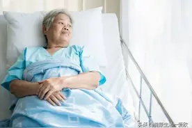 照顾瘫痪老人需要注意哪几点，这样做或许好一些图片